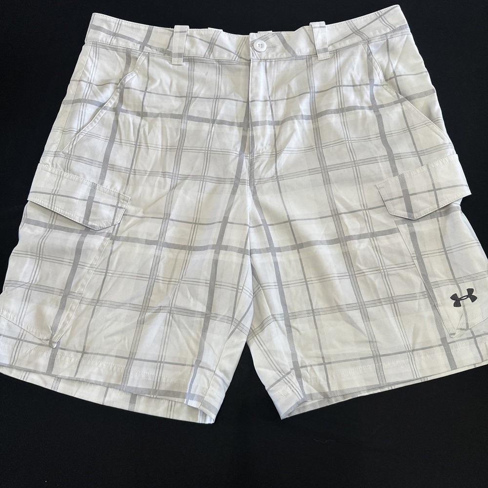 Under Armour Golf Cargo Shorts Mens 38 Check Loose Headgear White Gray
